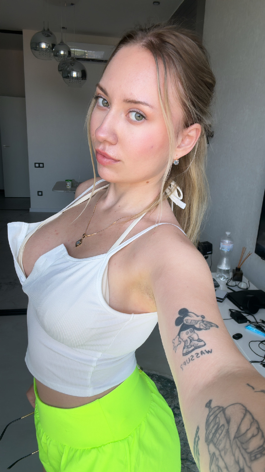 KateV in her underwear in Phoenix