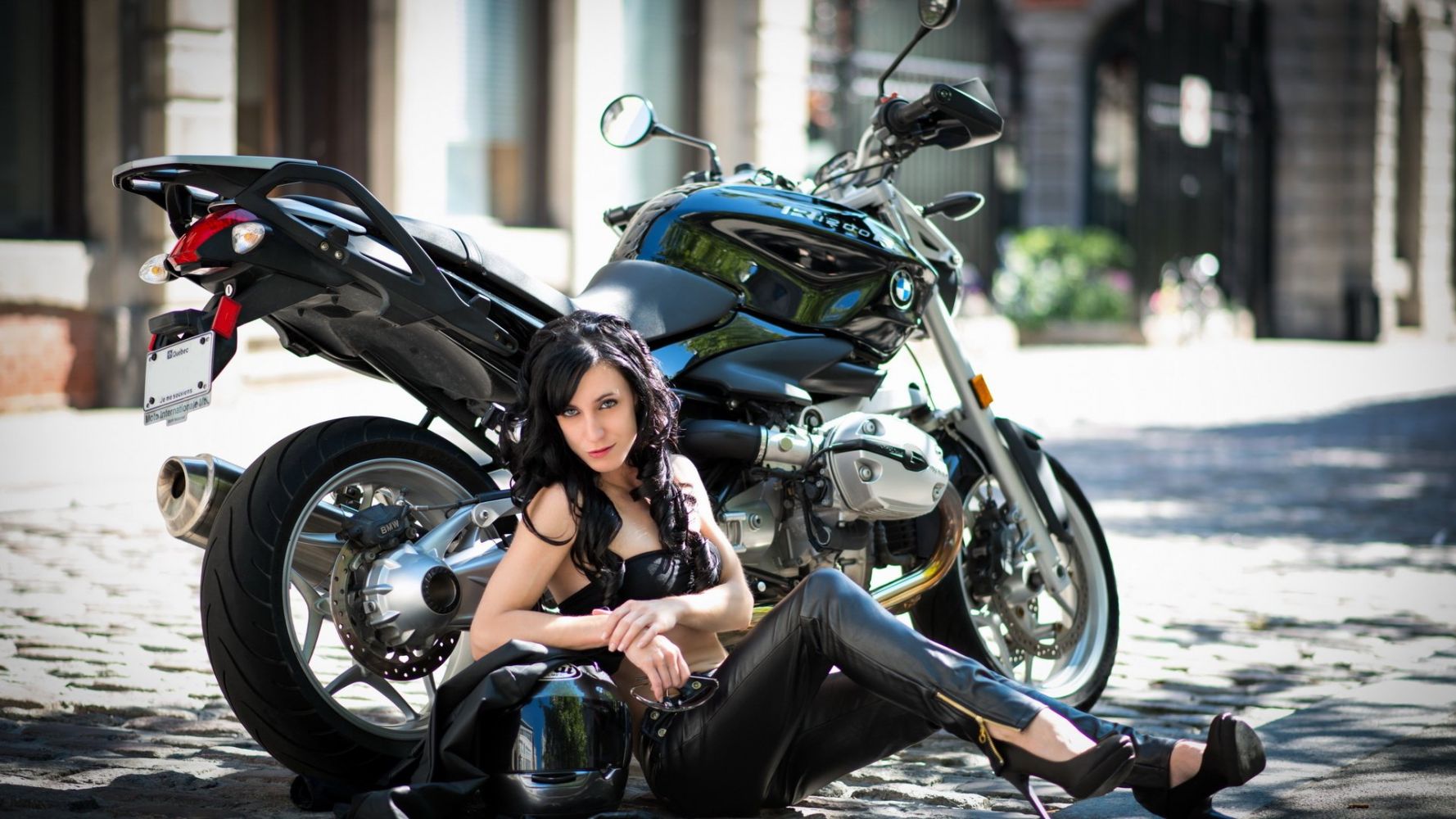 Fresh photos, fresh mood — European women on bikes online in Phoenix