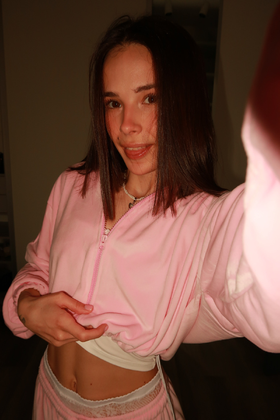 Tina brings the glow — live moments in Phoenix