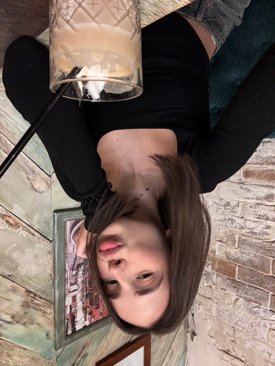 Fresh photos, fresh mood — Tina online in Phoenix